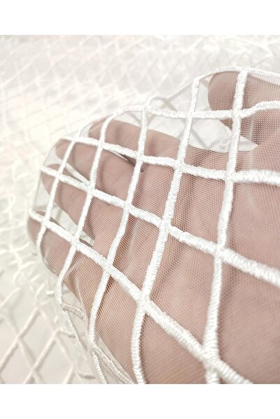 Kumaş Parça Beyaz Floş Güpür Tül (En 130 cm x Boy 260 cm)