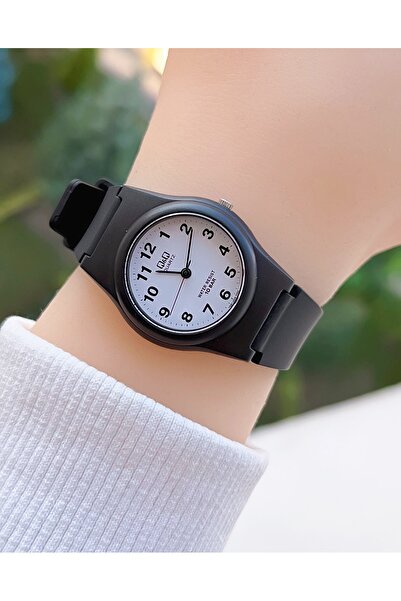 Q&Q 10 Atm Waterproof Silicone Strap Women's Wristwatch with 2 Years Warranty