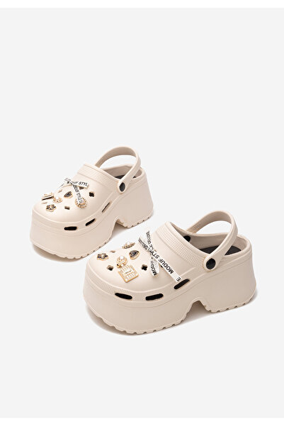 B T Shoes Béžové pantofle na klínku Katelynn