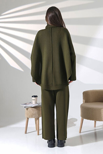 bacc Γυναικείο χακί πουλόβερ με χαλαρή εφαρμογή λαιμόκοψη και εφαρμοστό παντελόνι με τοπ και κάτω μέρος, σετ πλεκτών ρούχων BCES-252033