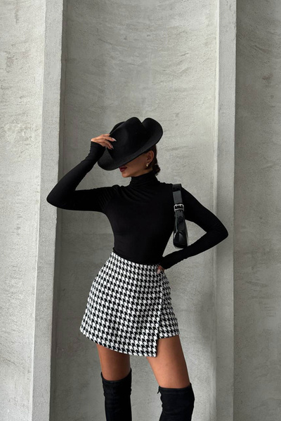 bacc Black-White 2 Buttons Tweed Fabric Shorts Skirt Bchn-2526414