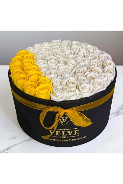 velve Aranjament floral Country, in cutie rotunda cu 55 trandafiri din sapun, Vatican