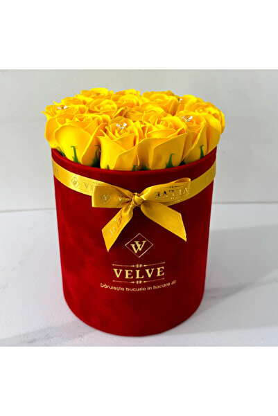 velve Aranjament floral Crystal Beauty cu 15 trandafiri de sapun, cristale ar...