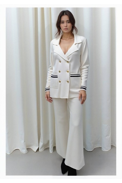 Welsoft طقم تريكو بياقة قميص مع تفاصيل أزرار