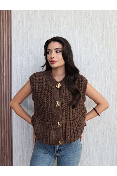 ESRAHELVACI Thick Knitted Buttoned Vest with Pocket Detail