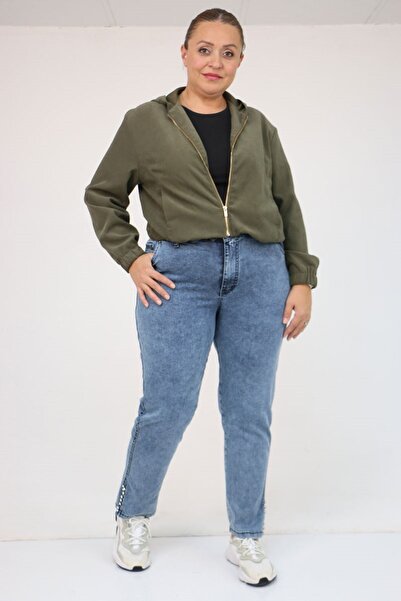 Eslina 59031 Plus Size Jeans with Slit Detail and Stone Detail on the Slit - Snow Wash Blue