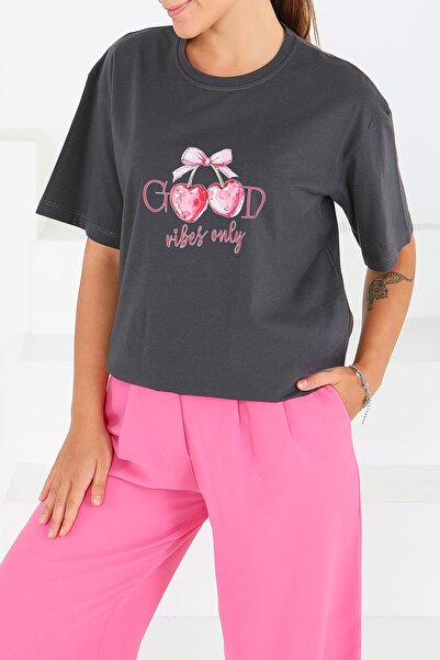 TOFİSA Μπλουζάκι με στάμπα και κοντά μανίκια, καπνιστό - 27500