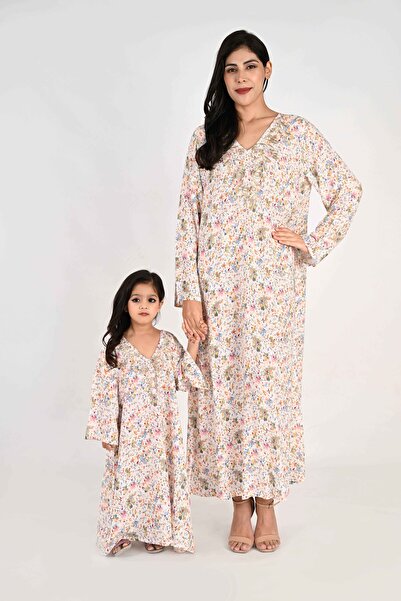 LINELLE جلابية أطفال - قاعدة بيضاء مع زهور متعددة الألوان وفتحة عنق مطرزة