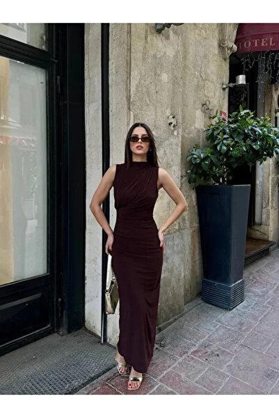 Mivelya Φόρεμα σε σχήμα μολύβι με λεπτομέρεια με σχισμή στο μέσο του μανίκι