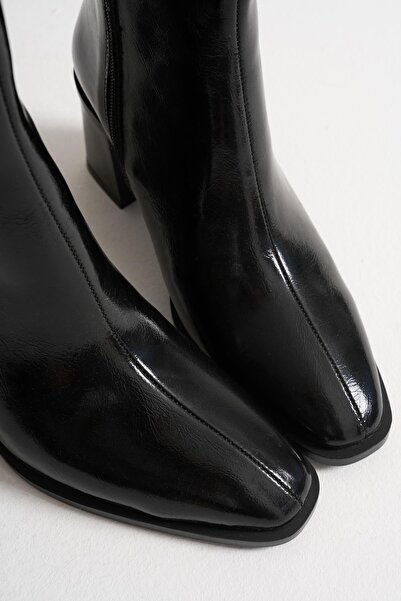 Mubiano Arden Kadın Siyah Rugan Kalın Topuklu Fermuar Detaylı BOT (7CM)