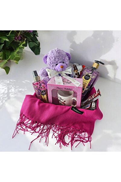 velve Γούρι Boo Basket με κασκόλ, κούπα, αρκουδάκι, αφρόλουτρο, σπρέι σώματος...