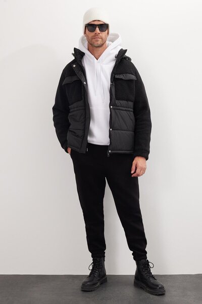 Tudors Men's Regular Fit Classic Cut Hooded Zippered Double Pocket Snap Closure Black Coat