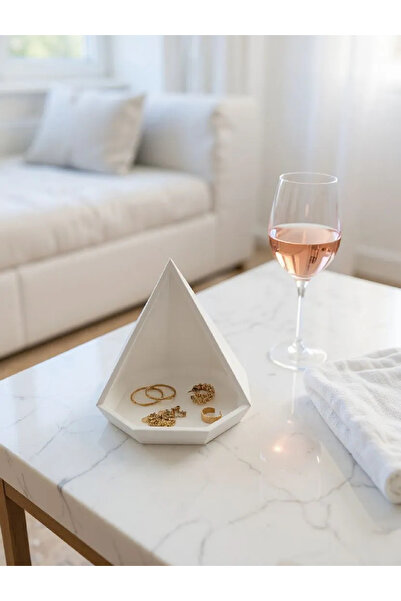 Vescarri Pyramid Jewelry Organizer