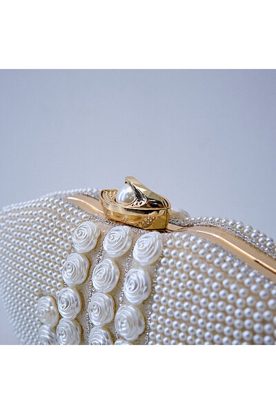 FashionForYou Τσάντα για επαγγελματικές εμφανίσεις, Opulent Style, τύπου clutch, με διακοσμητικές φλοράλ και πέρλες λεπτομέρειες, κρεμ