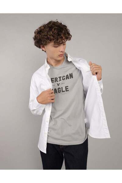 AMERICAN EAGLE قميص AE Oxford بقصّة Slim Fit وبأزرار للاستخدام اليومي