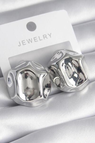 Inure Jewelry أقراط نسائية نحاسية فضية اللون مطرزة على شكل كرة