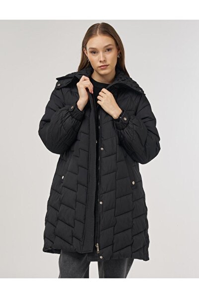 Kayra Zigzag Quilted Short Coat Black