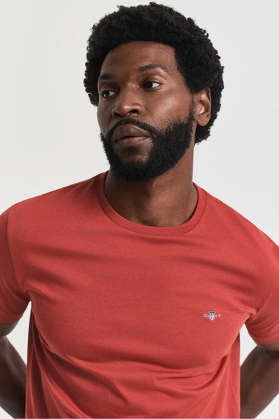 Gant Ανδρικό μπλουζάκι με λαιμόκοψη με κανονική εφαρμογή - Κόκκινο