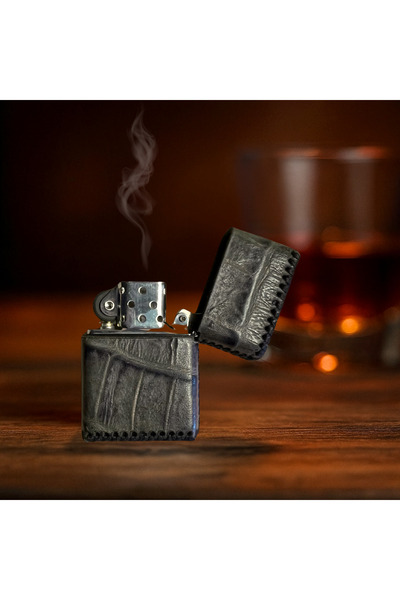 OUTCAST LEATHER DESIGN El Yapımı Hakiki Deri Benzinli Çakmak - Şık Hediye Seçeneği