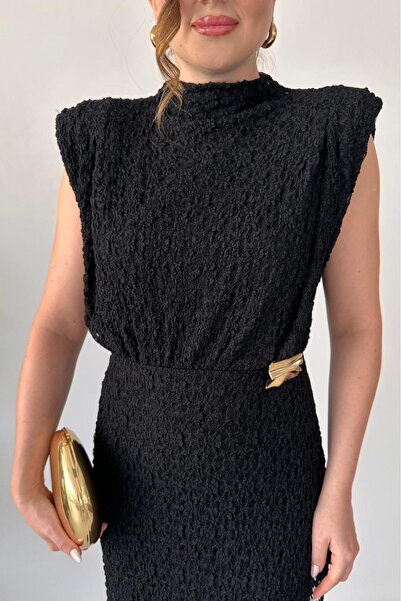 MaziButik Brooch Lace Dress Black