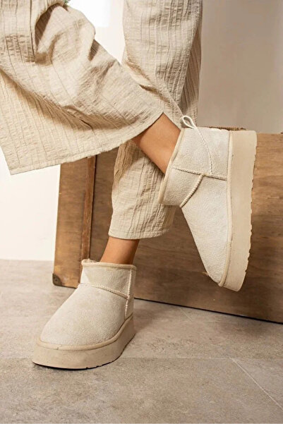 PUSKAS Mini Siyah Süet İçi Kürklü Kalın Taban Kadın Bot 00210