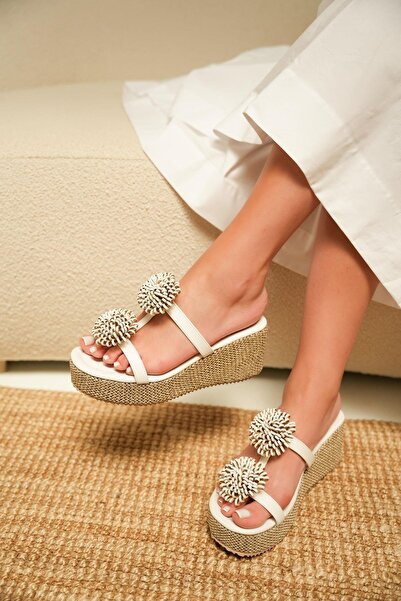 LamintaGlobal Romina White Tassel Detailed Straw Women's Slippers