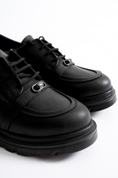 Silver Lady حذاء أكسفورد نسائي كاجوال مغلق برباط طبيعي