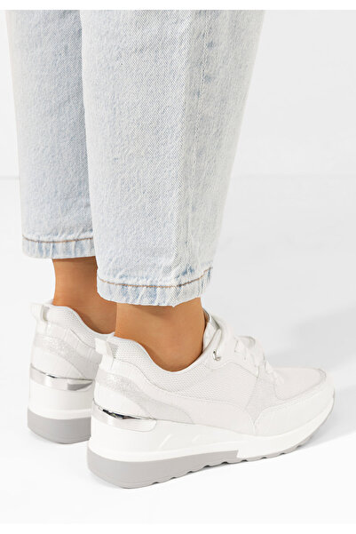 B T Shoes Bílé dámské tenisky na klínku Alstoma