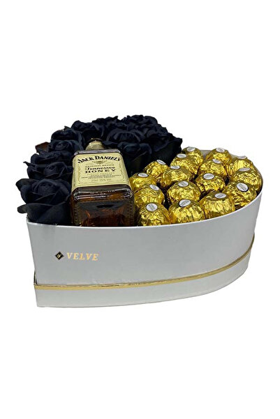 velve Cadou Sweet Honey cutie inima alba cu trandafiri de sapun,Jack Daniel's,16 praline Ferrero,Negru