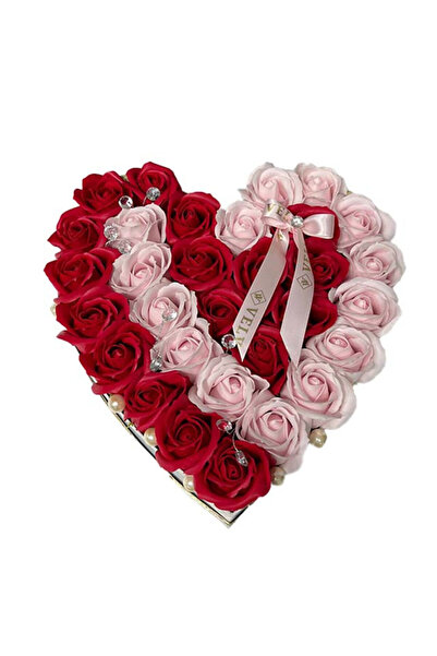 velve Aranjament floral Isaria cu 31 trandafiri de sapun in doua nuante si ac...