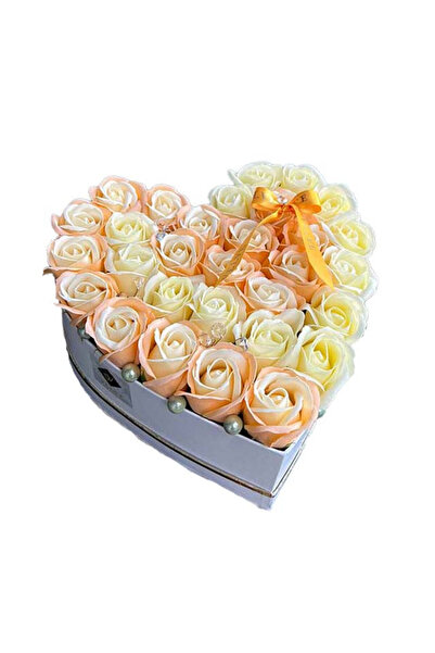 velve Aranjament floral Isaria cu 31 trandafiri de sapun in doua nuante si ac...