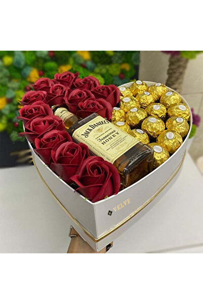 velve Cadou Sweet Honey cutie inima alba,trandafiri de sapun,Jack Daniel's,praline,Rosu inchis