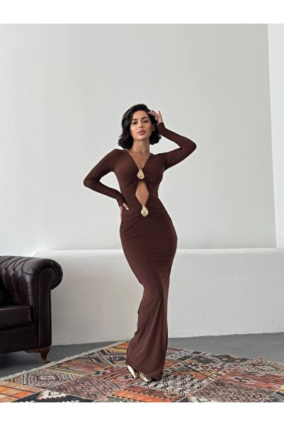 Misscix Kadın Abiye Uzun Kollu Bodycon Broş Detaylı Göbek Dekolteli Maxi - Abiye & Mezuniyet Elbisesi