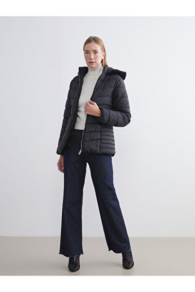 LC Waikiki Sparkling Choices from Shining Store |   Women's Puffer Jacket with Hood