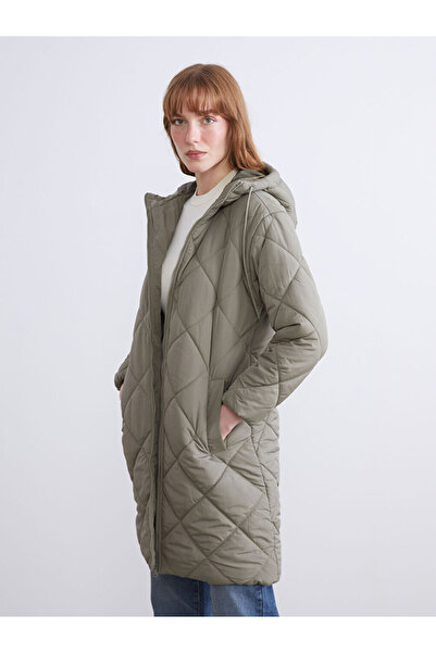 LC Waikiki Good Quality Parts from Celebi Store |   Hooded Quilted Women's Puffer Jacket