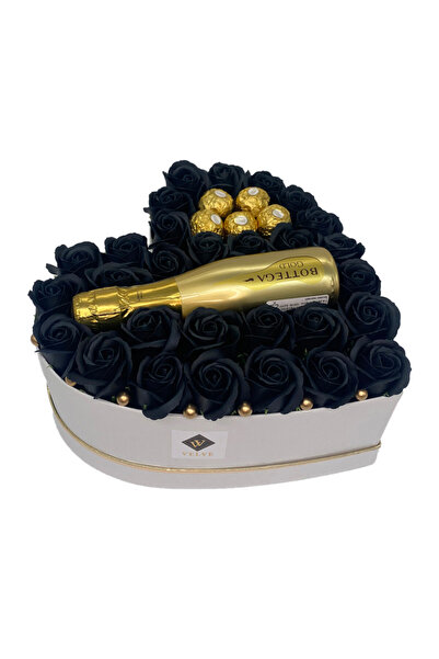 velve Aranjament floral Opulence,trandafiri de sapun,Prosecco Bottega Gold, praline Ferrero Rocher, Negru