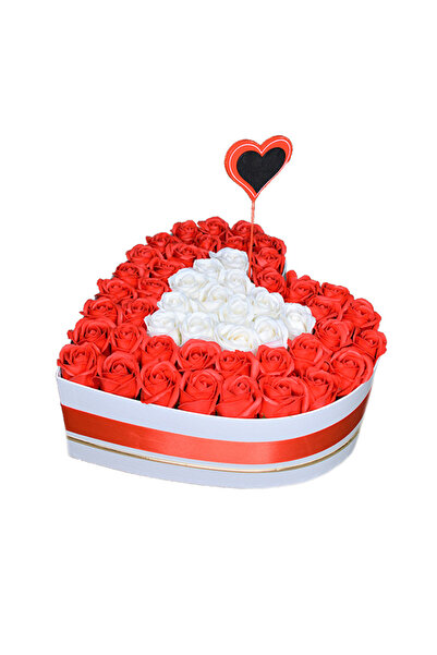 velve Aranjament floral Tresor Roses cutie inima cu 51 trandafiri sapun, alb ...