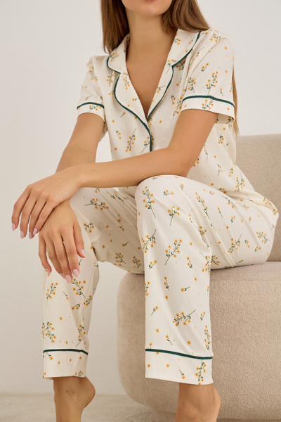Siyah İnci Ecru Floral Patterned Bürümcük-Krınkıl Short Sleeve Buttoned Piping Pajama Set 7930