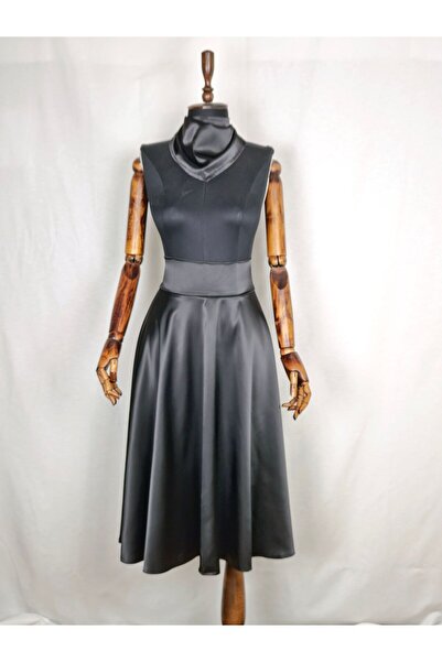 Sihirli Düğmeler Satin Skirt