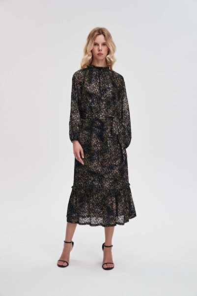 Livia فستان نسائي متوسط ​​الطول بأكمام طويلة مزين بالزهور