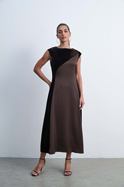 Livia فستان ماكسي بدون أكمام للنساء