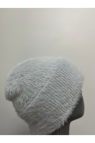 Butik Gri Kadın Yumuşacık Akrilik Kumaş Saçaklı Tüylü Bere – Sıcak Tutucu Kışlık Şapka