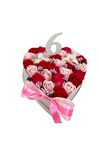 velve Aranjament floral personalizat cu cifre, cutie alba in forma inima tran...