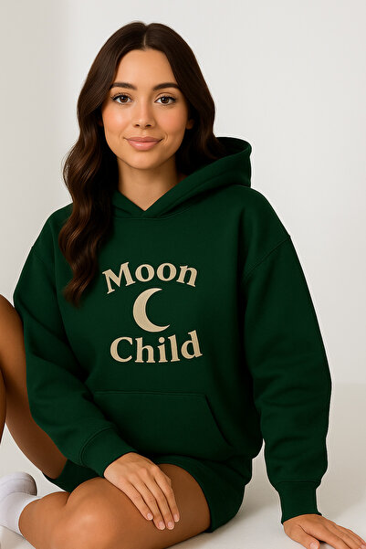 CLASSY.MODA سترة نسائية كبيرة الحجم بقلنسوة وجيب كنغر، مطبوع عليها MOON CHILD...