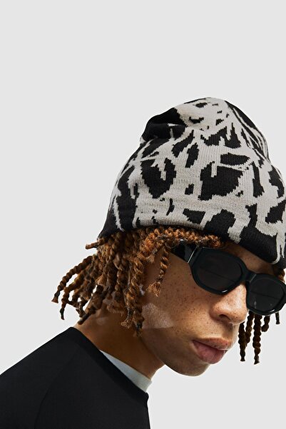 Bershka Jacquard beanie