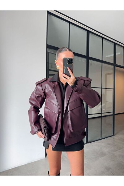 BB Bensu Buyruk سترة جلدية فاخرة كبيرة الحجم بلون أحمر داكن مع جيوب واسعة