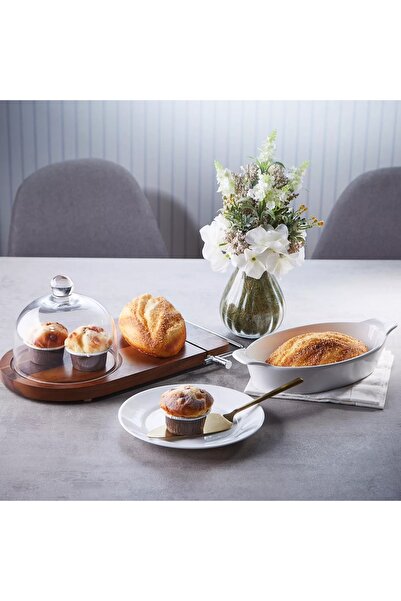 Generic Kevin Cake Server