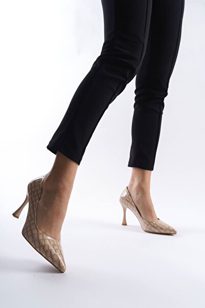 Momshopp Harper Women's Nude Crocodile Patent Leather Stiletto