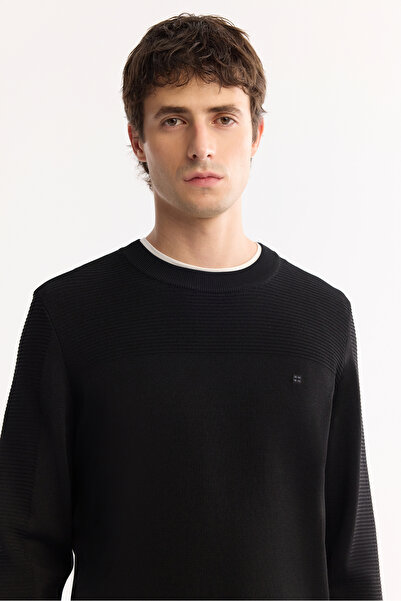 Avva Men's Black Crew Neck Rayon Sweater A52Y5018