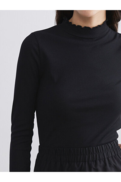 LC Waikiki Siyah Fırfırlı Dik Yaka Kadın Body